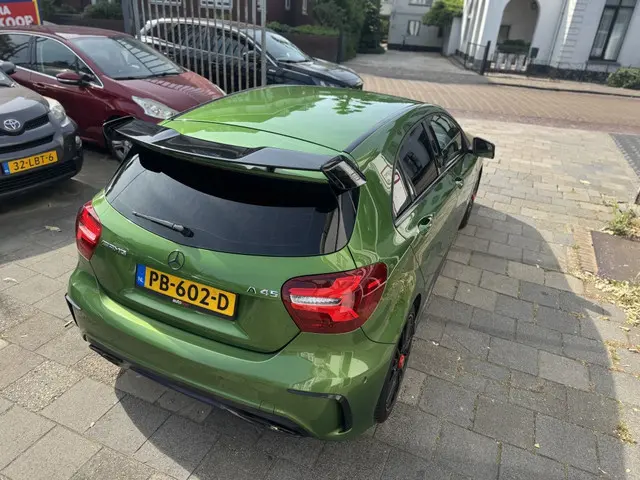 Mercedes-Benz A-Klasse 180 Bus. Sol. AMG 2017 Benzine 10