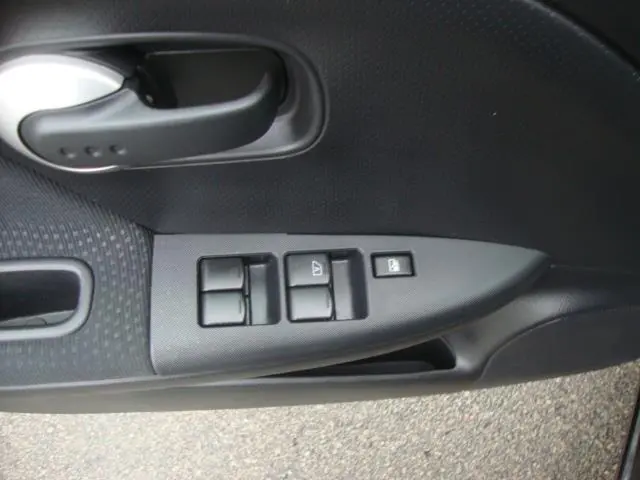 Nissan Note 1.4 Connect Edition ( Airco +Navi ) 2012 Benzine 13