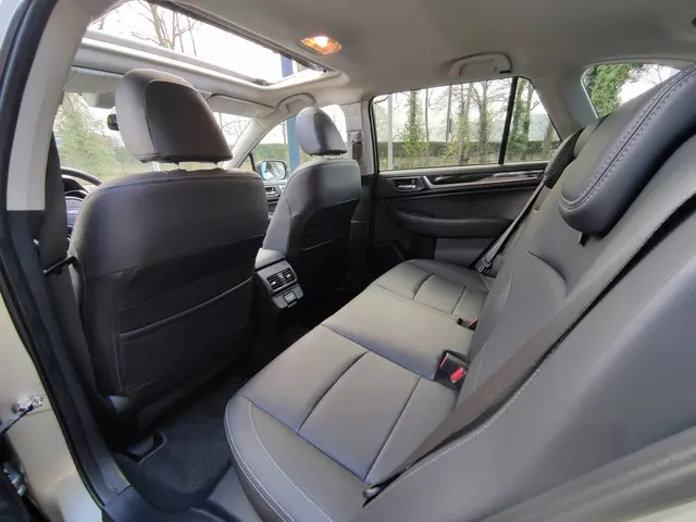 Subaru Outback 2.5i Premium 2018 Benzine 25