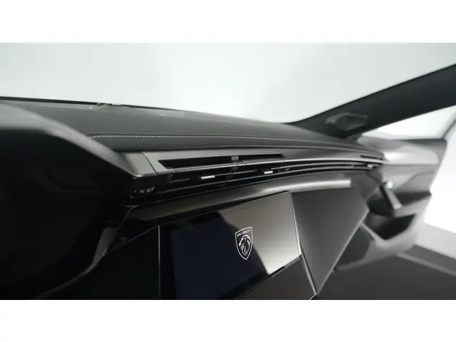 Peugeot 308 PureTech 130 GT Pack Business 2022 Benzine 54