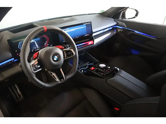 BMW M5 Sedan 2025 Hybride Benzine 7
