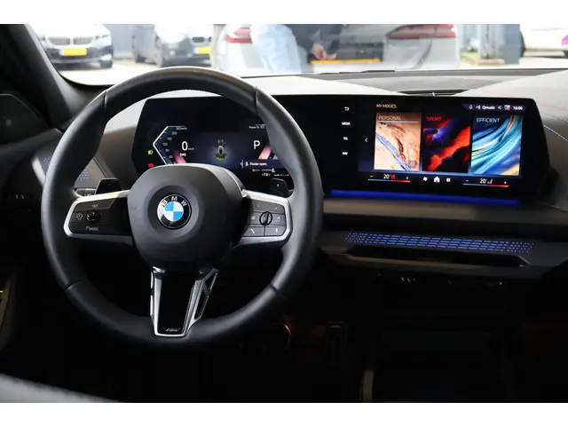 BMW 1 Serie 120 2025 Benzine 10