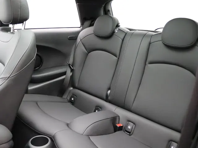 MINI 3-Deurs Cooper 2024 Benzine 23