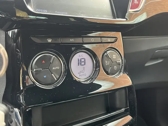 DS DS 3 PureTech 110 Connected Chic 2019 Benzine 15