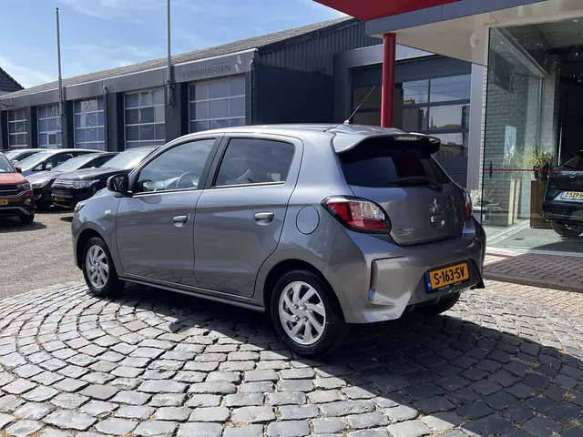 Mitsubishi Space Star 1.2 Dynamic 2023 Benzine