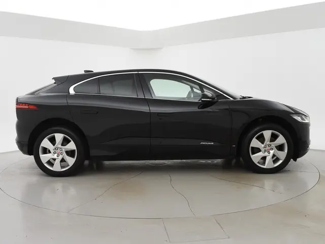 Jaguar I-PACE EV400 SE *INCL BTW* 2018 Elektrisch 23