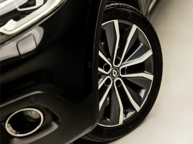 Renault Kadjar 1.2 TCe Bose Sport 2017 Benzine 18