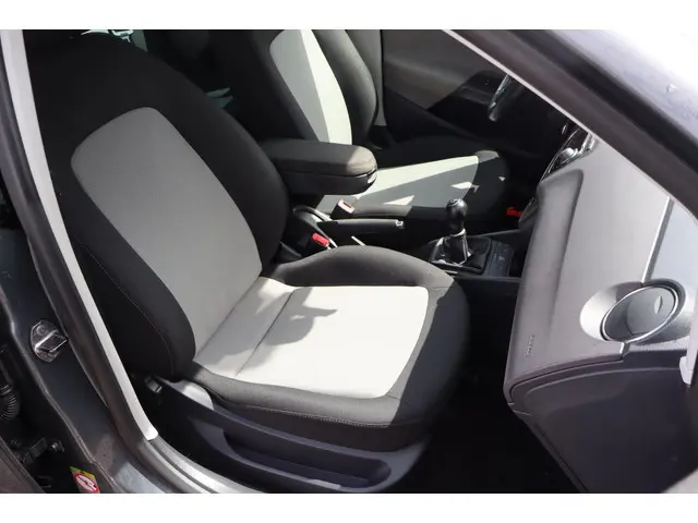 SEAT Ibiza 1.2 TSI Style 2012 Benzine 19