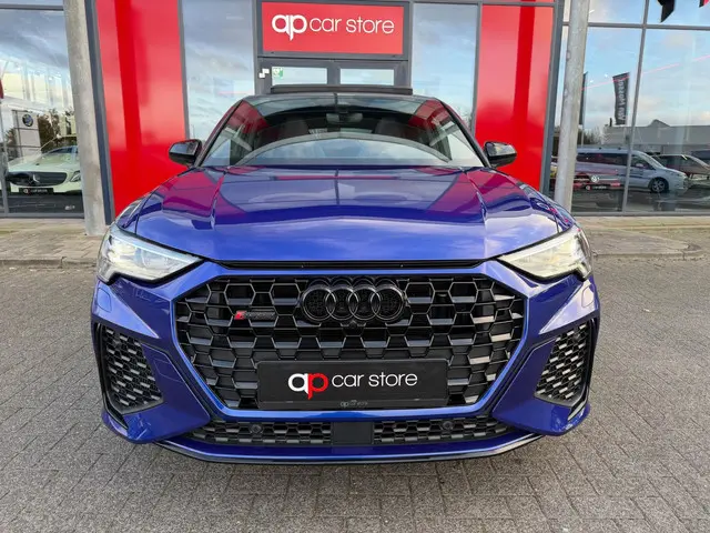 Audi RSQ3 2