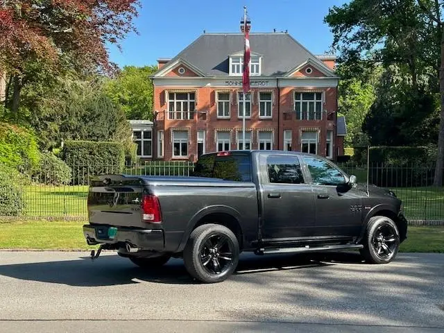 Dodge Ram 1500 5.7 V8 4x4 Crew Cab 5'7 Sport 2017 LPG/Gas 5