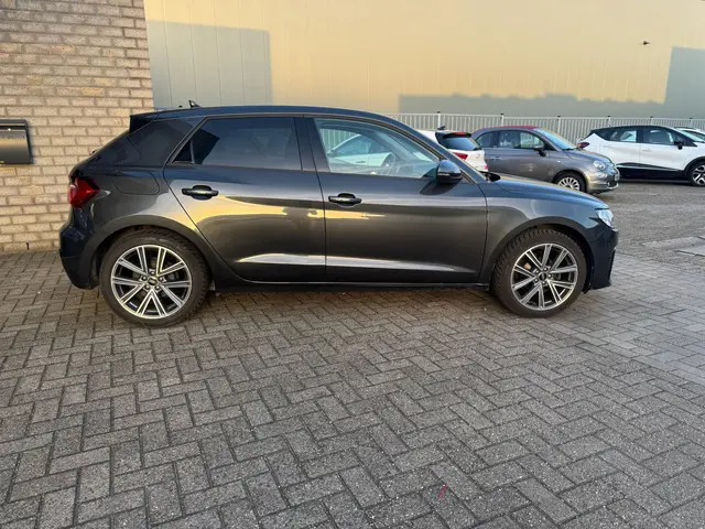 Audi A1 Sportback Advanced Edition 2022 Benzine 6