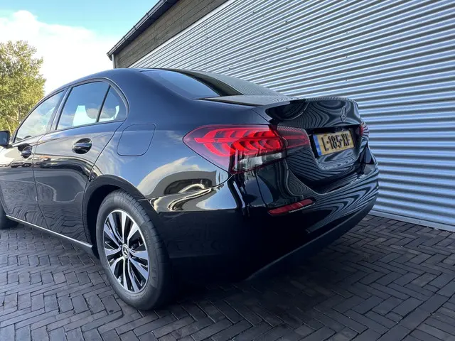 Mercedes-Benz A-Klasse 180 2021 Benzine 13