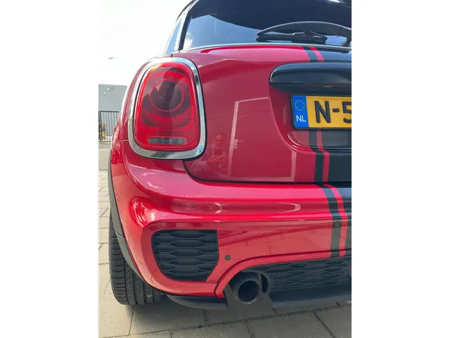 MINI Cooper 1.5 Chili Serious Business 2017 Benzine 13