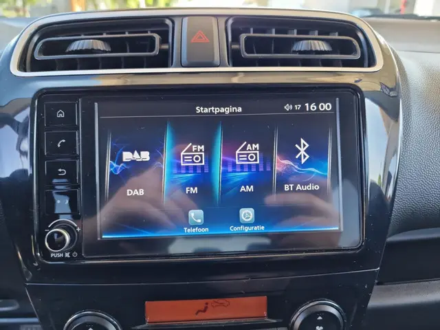 Mitsubishi Space Star 1.2 Dynamic 2024 Benzine 13