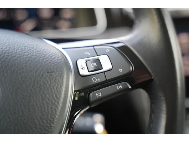 Volkswagen Golf 1.4 TSI Highline 2017 Benzine 36