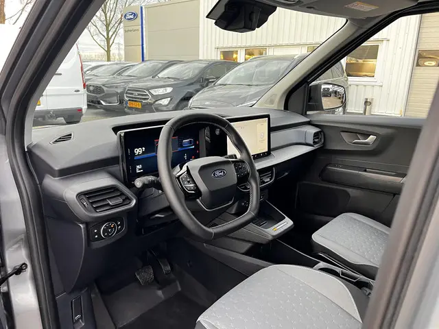 Ford E-Transit Courier Limited 44 kWh 2025 Elektrisch 17