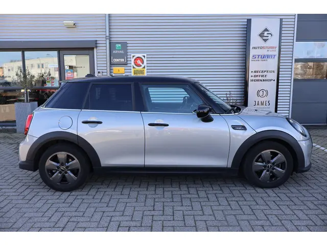 MINI Cooper Mini 1.5 Camden Edition 2023 Benzine 9