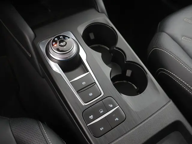 Ford Kuga 2.5 PHEV Vignale 2021 Hybride Benzine 24