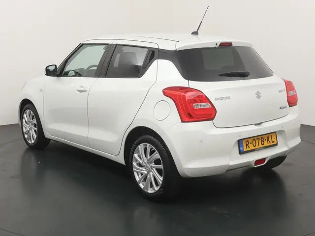 Suzuki Swift 1.2 Select Smart Hybrid 2022 Benzine 3