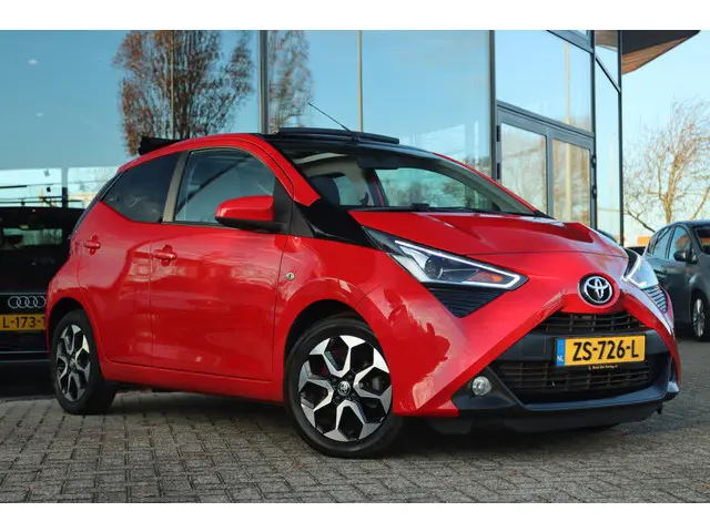 Toyota Aygo 1.0 VVT-i X-JOY AUT. 2019 Benzine 8