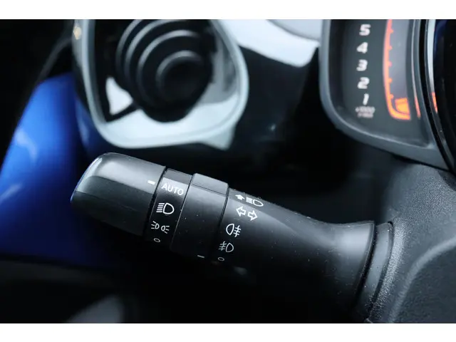 Toyota Aygo 1.0 VVT-i x-clusiv, Bitone Lak 2019 Benzine 20