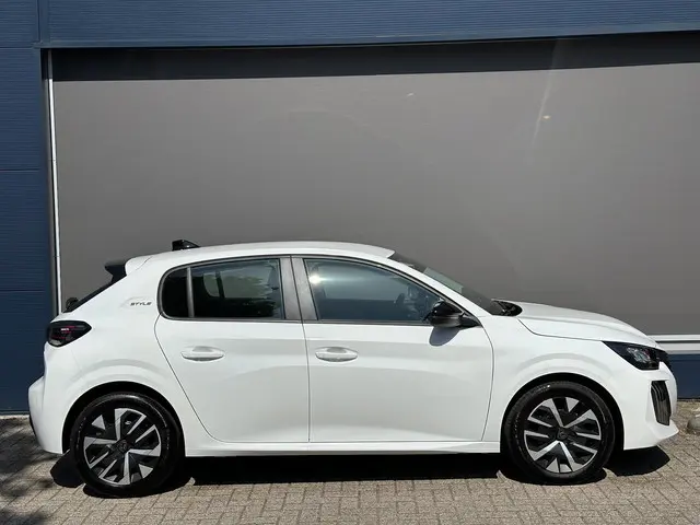 Peugeot 208 1.2 Style 2025 Benzine 7