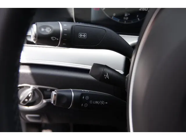 Mercedes-Benz E-Klasse 200 Prestige 2017 Benzine 32