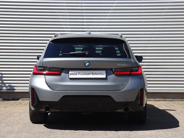BMW 3 Serie Touring 320e 2024 Hybride Benzine 4
