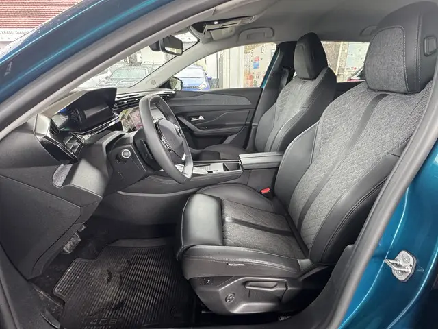 Peugeot 408 1.6 HYbrid GT 180 EAT8 2023 Hybride Benzine 14