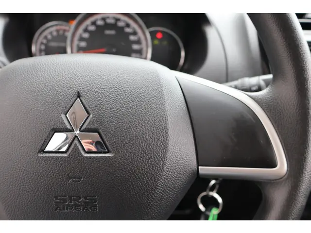 Mitsubishi Space Star 1.2 Connect+ 2023 Benzine 19