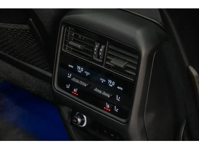 Porsche Cayenne Coupé 3.0 E-Hybrid 2024 Hybride Benzine 28