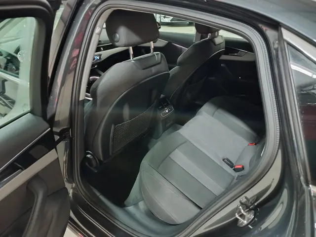 Audi A4 Limousine 35 TFSI Advanced Edition 2023 Benzine 7