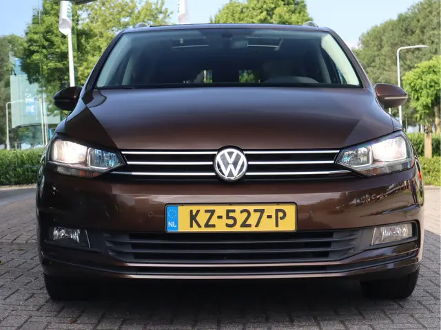 Volkswagen Touran 1.2 TSI Connected Series 2017 Benzine 31