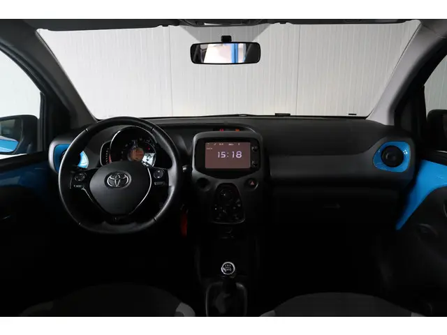 Toyota Aygo 1.0 VVT-i x-play Cabrio, 2019 Benzine 3