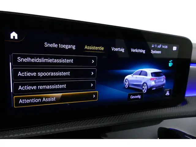 Mercedes-Benz A-Klasse 200 AMG Line 2021 Benzine 33