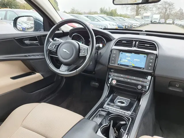 Jaguar XE 2.0 D Prestige Performance-Pack 2015 Diesel 7