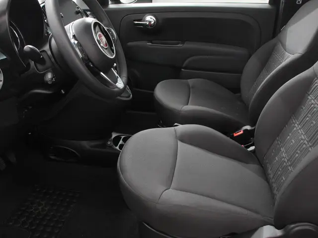 Fiat 500 1.0 Hybrid Dolcevita Finale 2024 Benzine 9