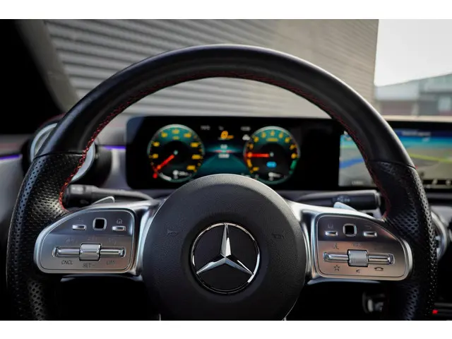 Mercedes-Benz CLA 250 e AMG Line 2023 Hybride Benzine 16