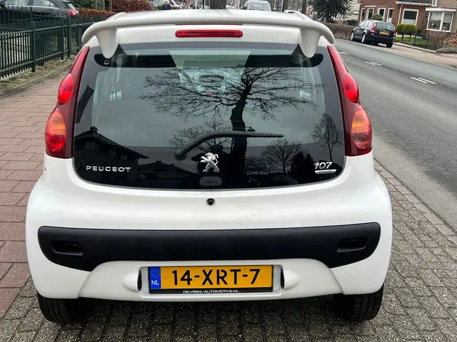 Peugeot 107 1.0 EXCLUSIVE NL-AUTO-NAP 2012 Benzine 28