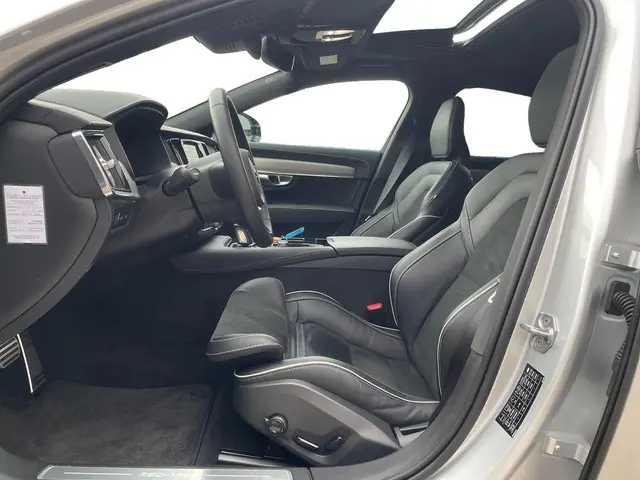 Volvo S90 T8 AWD R-Design 2021 Hybride Benzine 3