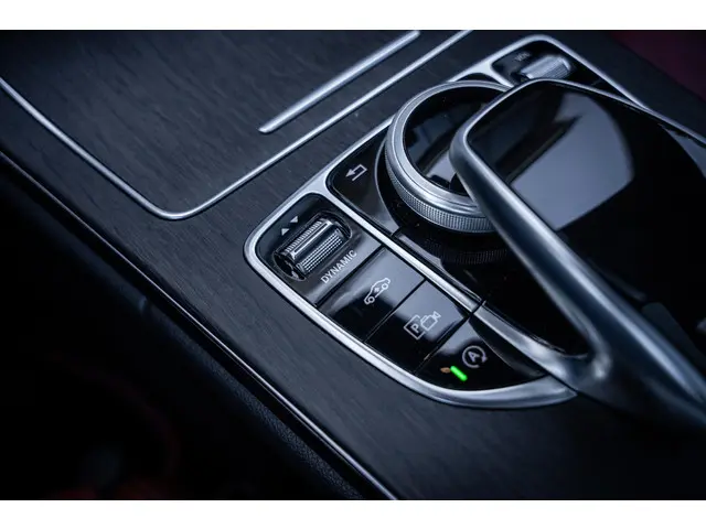 Mercedes-Benz C-Klasse Coupé 300 AMG 2019 Benzine 41