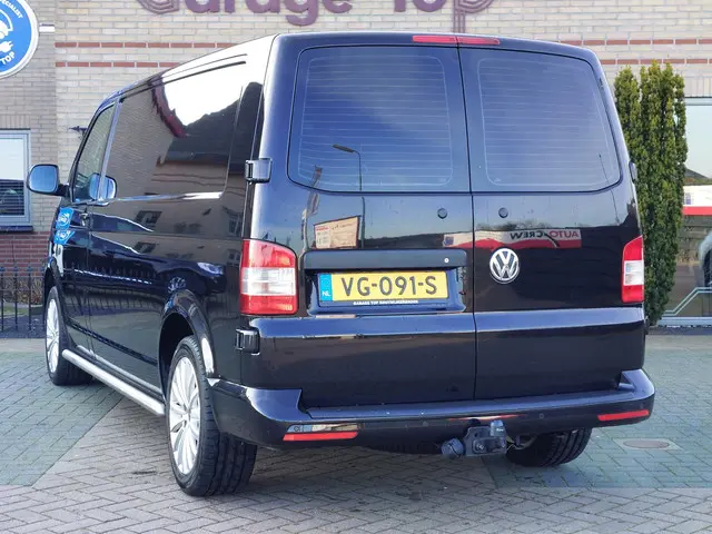 Volkswagen Transporter 2.0 TDI L2H1 2014 Diesel 11