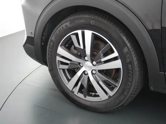 Peugeot 3008 1.6 HYbrid 225 Allure 2022 Hybride Benzine 14