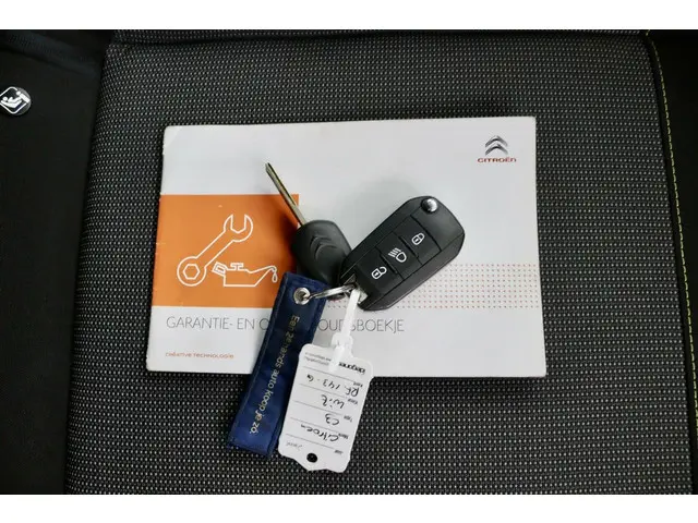 Citroën C3 1.2 PureTech Feel 105g wit 2017 Benzine 31