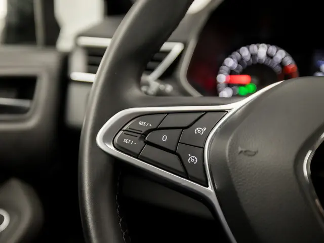 Renault Clio 1.0 TCe 90 Equilibre Sport 2022 Benzine 19