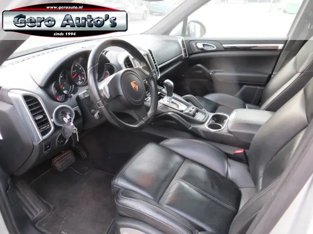 Porsche Cayenne 2