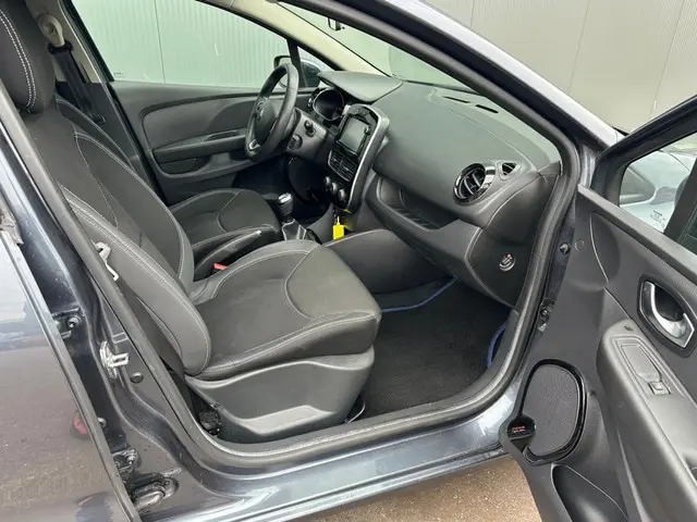 Renault Clio Estate 0.9 TCe Zen AIRCO | NAVI ! 2018 Benzine 12