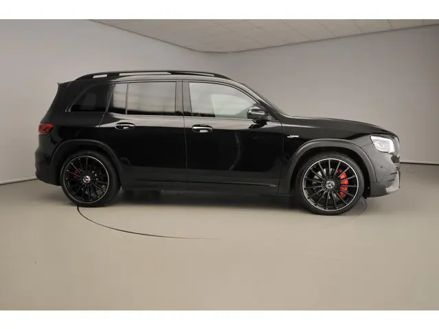 Mercedes-Benz GLB AMG 35 4MATIC 2022 Benzine 4