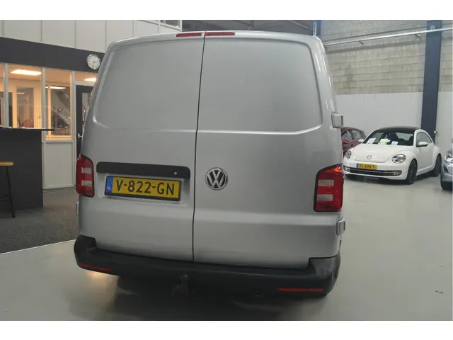 Volkswagen Transporter 2.0 TDI L2H1 DC 2017 Diesel 5