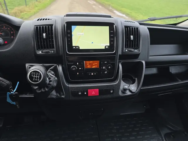 Peugeot Boxer 2.2 BlueHDi L2 H2 3.5T 2023 Diesel 14